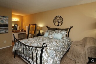 2BR,1.5BA - Apex Hoover