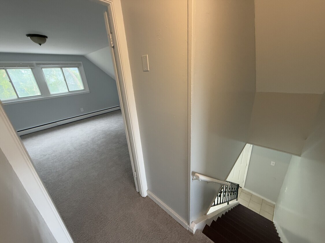 Primary Photo - 7 Sherwood Ln