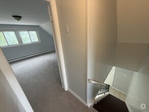 Building Photo - 7 Sherwood Ln