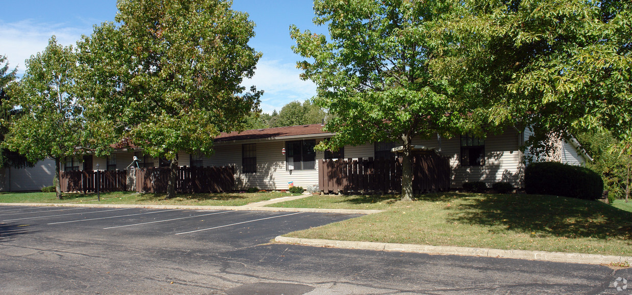 Building Photo - Villa North Apartments