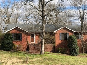 Building Photo - 603 Canterbury Trail