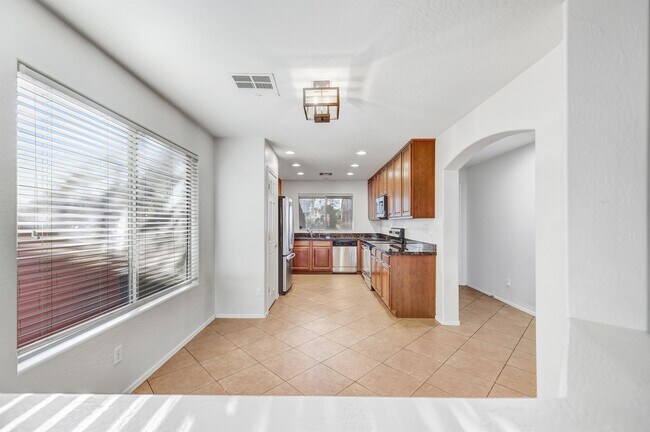 Building Photo - 4727 E Preserve Way