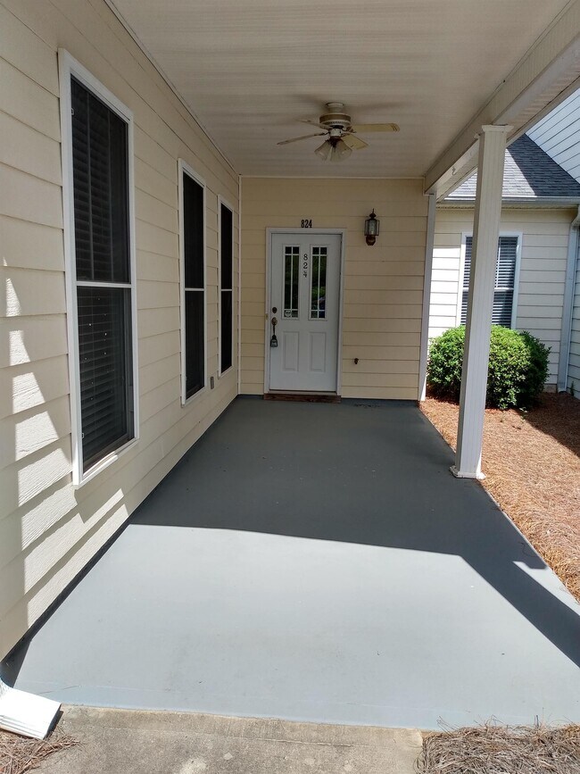 Photo - 824 Howell Trce House