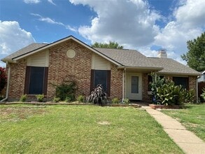 Building Photo - 1315 Rivercrest Blvd