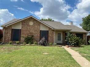 Building Photo - 1315 Rivercrest Blvd