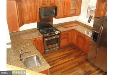 Foto principal - 1100 N Calvert St