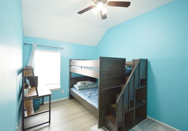 Foto del edificio - 3219 Summerland Dr