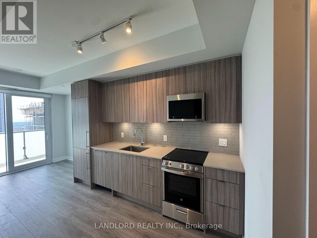 Building Photo - 4130-4130 Parkside Village Dr