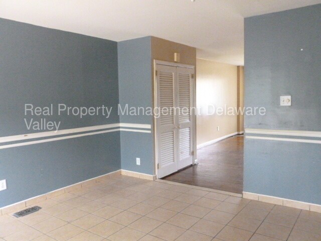 Building Photo - 2815 Maxwell St