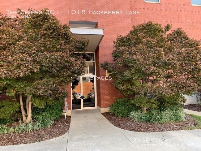 Building Photo - 1012 Hackberry Ln