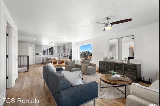 Foto del edificio - 4 br, 4 bath House - 649 East 360 South