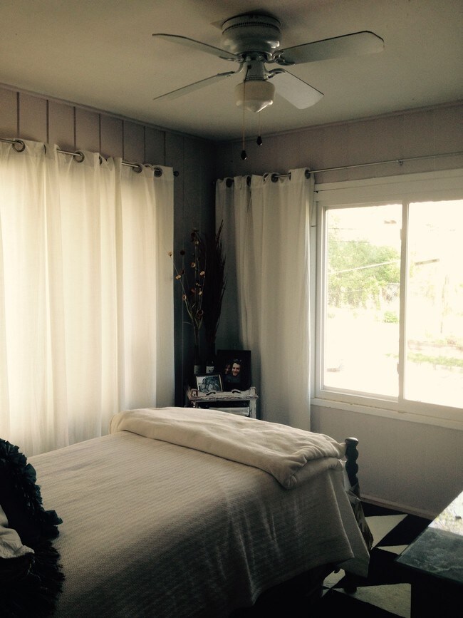 Foto del edificio - 4031 Kenwood Ave