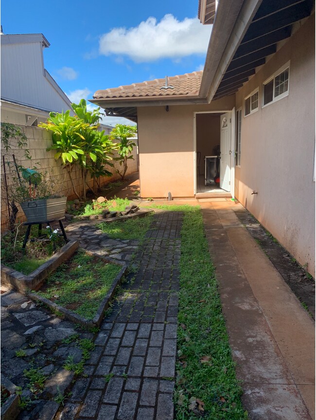 94205 Kiaha Loop Unit Front, Mililani, HI 96789 Apartments in