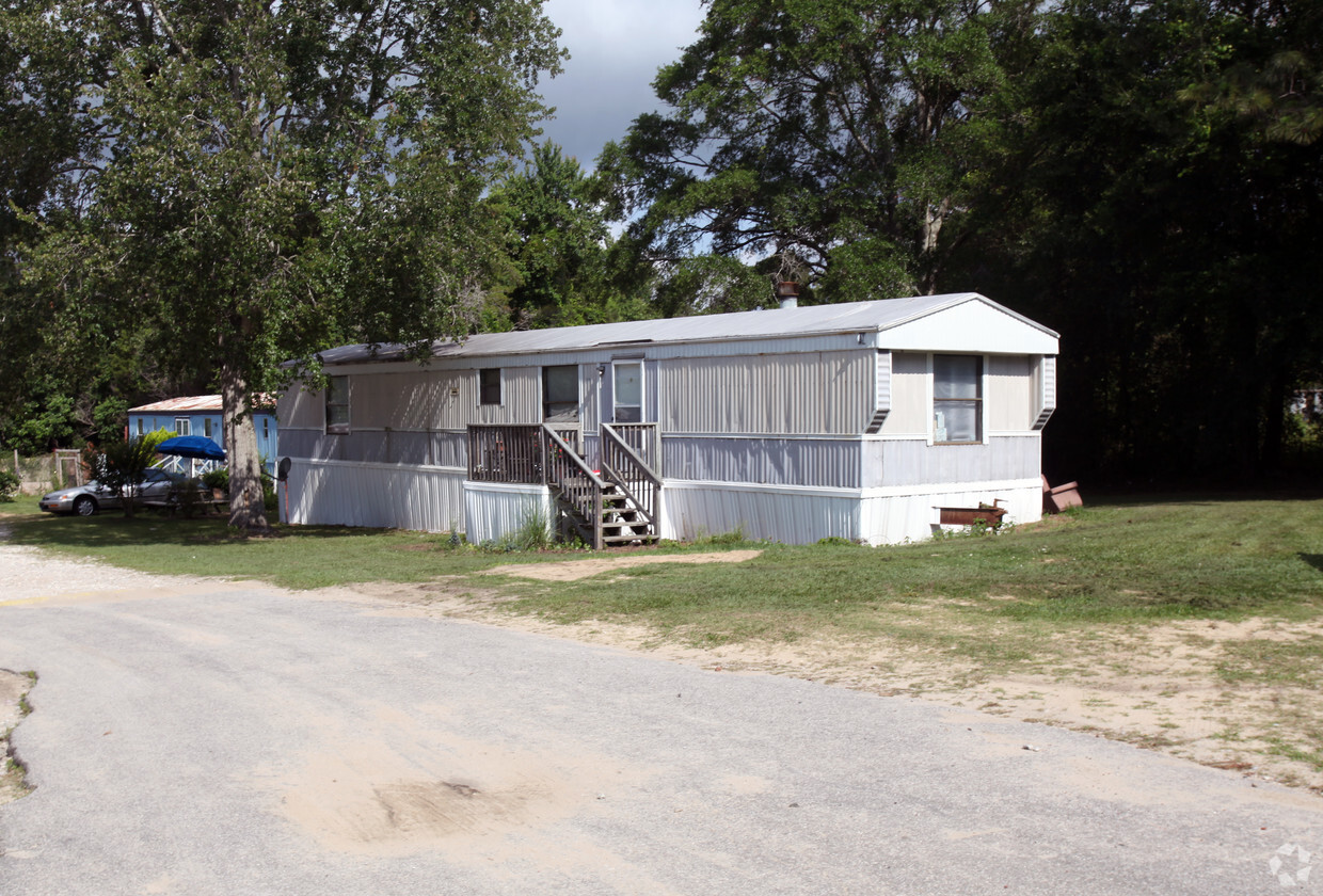 Building Photo - Carolina Pines