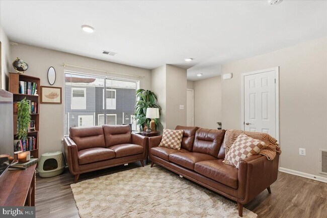 Foto del edificio - 3053 Heathcote Rd