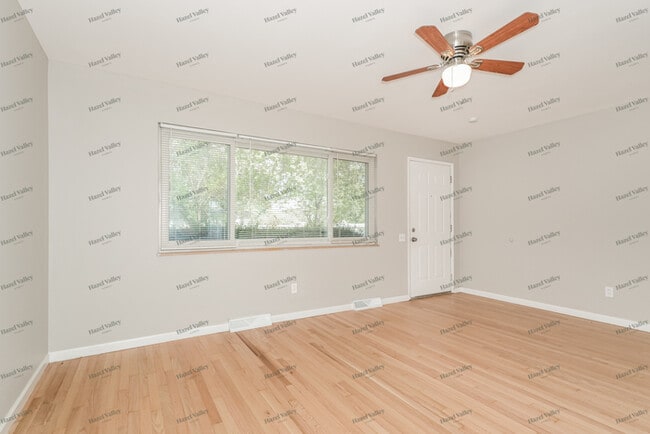 Building Photo - 1500 Night Dr