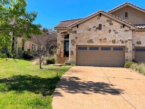 Building Photo - 400 Hummingbird Ln