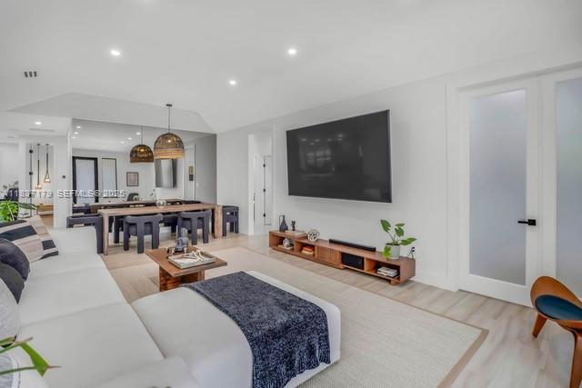 Building Photo - 1543 Bird Rd