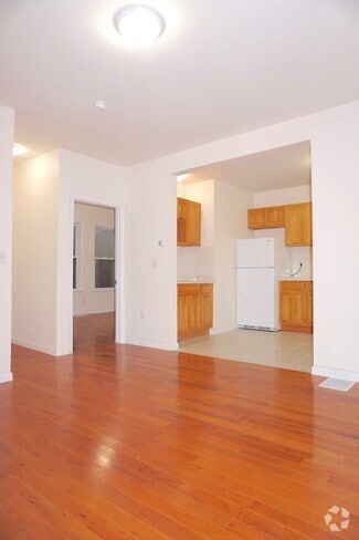 Building Photo - 582 East St