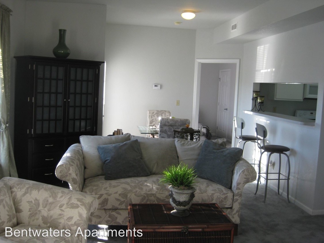 Foto principal - 2 br, 2 bath Apartment - 420 Bentwaters Ave