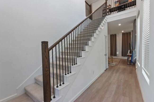 Foto del edificio - 15023 Marston Grv Dr