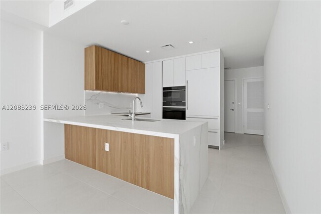 Foto del edificio - 1400 Biscayne Blvd