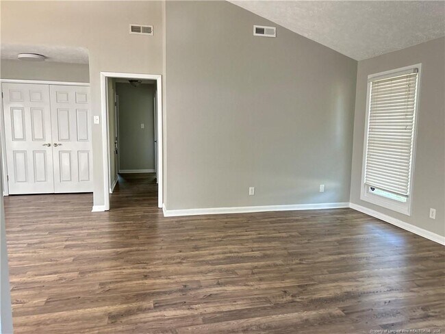 Foto del edificio - 5914 Rustlewood Dr