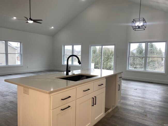 Building Photo - 4119 Carmola Dr