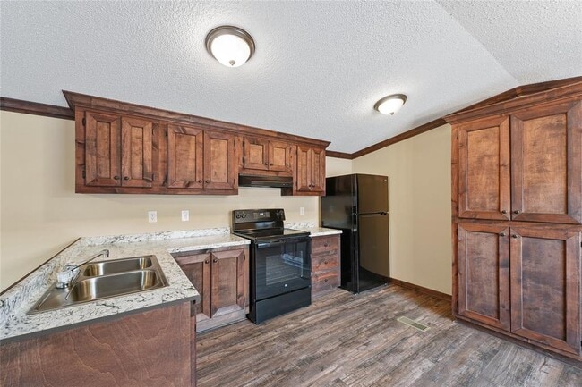 Building Photo - 21395 Ruth Dr