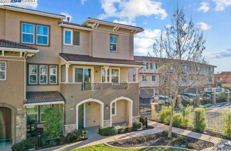 Foto principal - 834 Camden Common