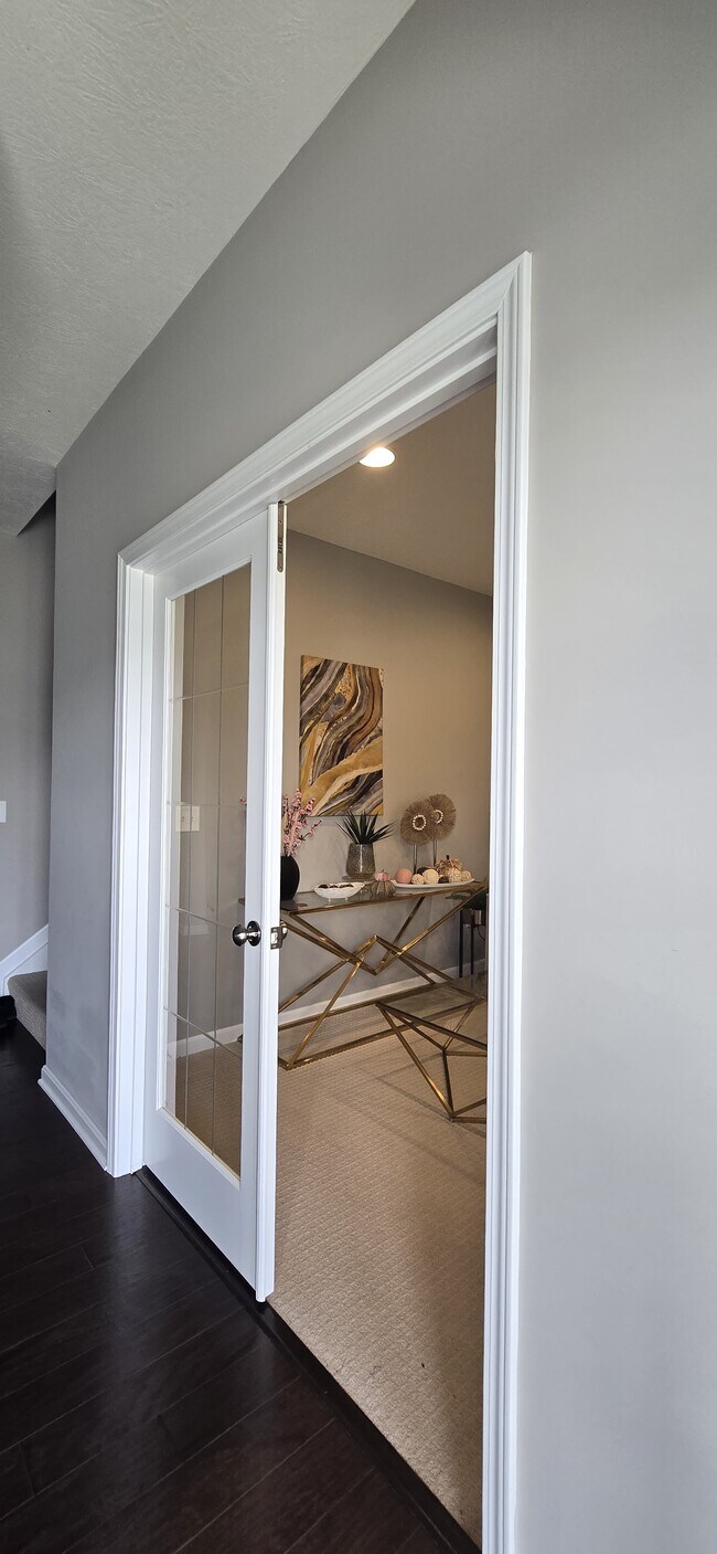 Foto del edificio - 6855 Charlestown Ln