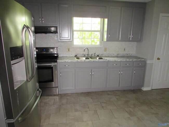 Building Photo - 110 Piper Ln