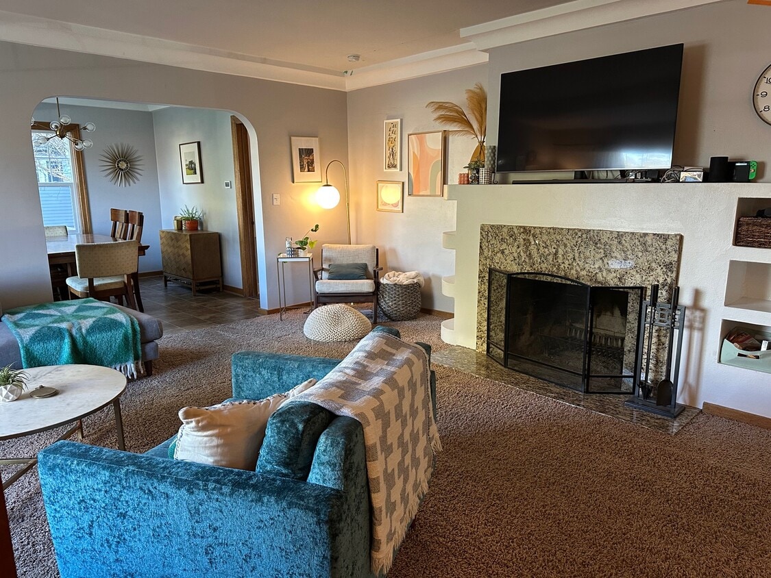 Foto del edificio - 215 W 19th Ave