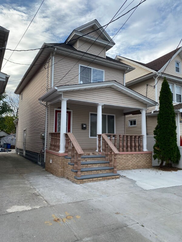 Foto principal - 107-14-107129 129th St