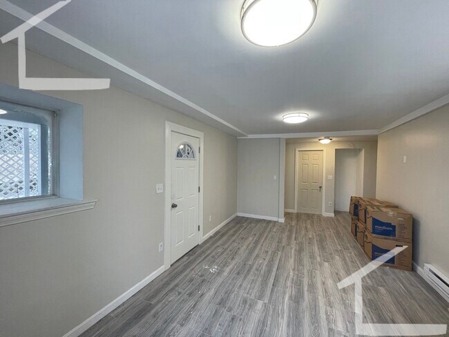 Building Photo - 10 Oakland Ter