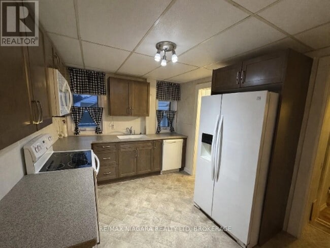 Building Photo - 5561 Dorchester Rd