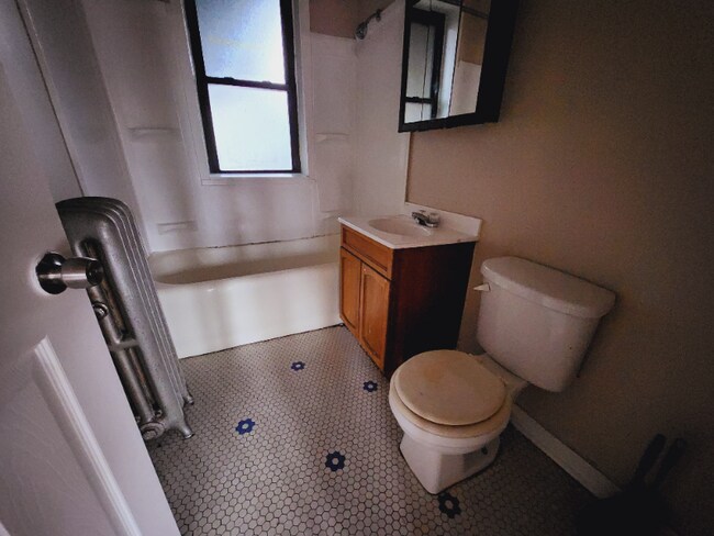 Foto del edificio - 418 W 70th St