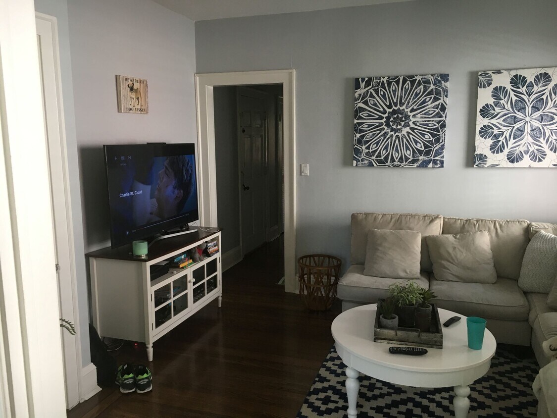 2329 Glenmary Ave Unit 4, Louisville, KY 40204 Condo for Rent in Louisville, KY