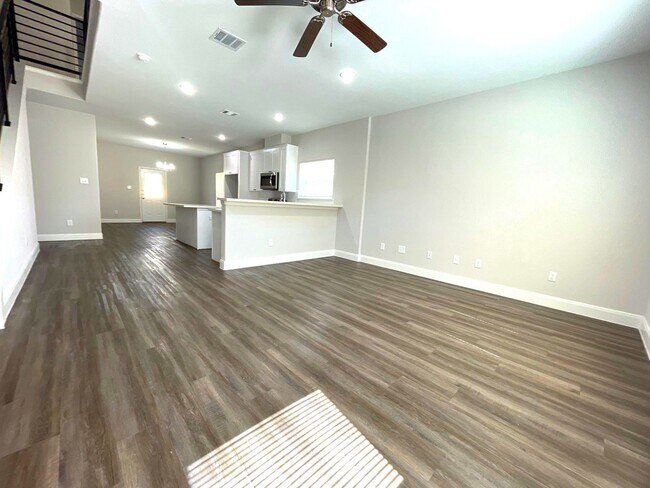 Foto del edificio - 5214 Mayle St