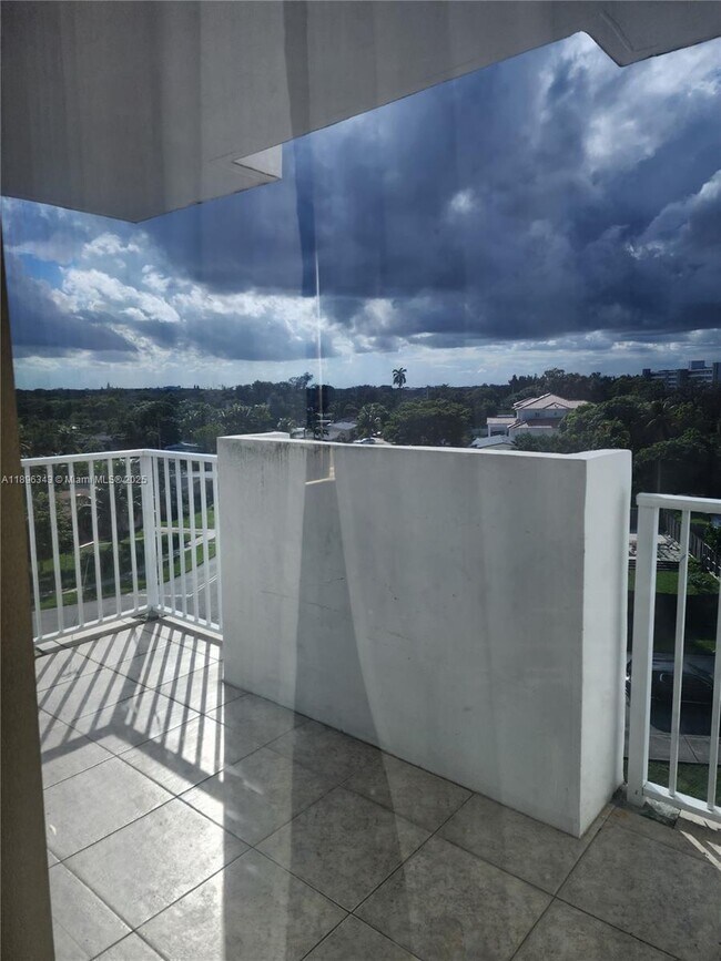 Foto del edificio - 1200 NE Miami Gardens Dr