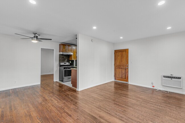 Foto del edificio - 14616 Magnolia Blvd