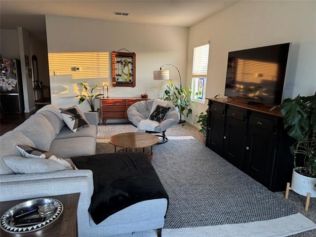 Foto del edificio - 824 Peach Tree Ln