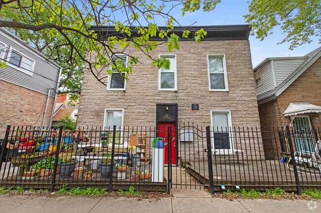 Building Photo - 2313 W McLean Ave