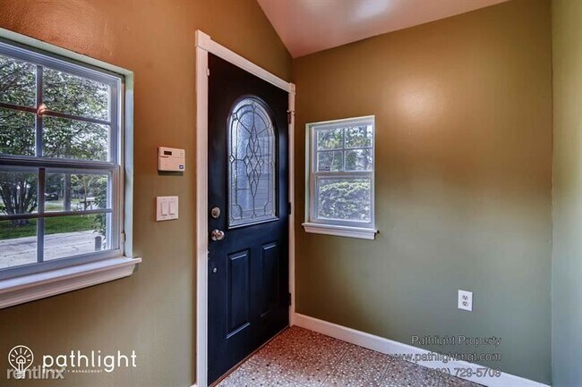 Building Photo - 3 br, 2 bath House - 250 East 20th Avenue ...