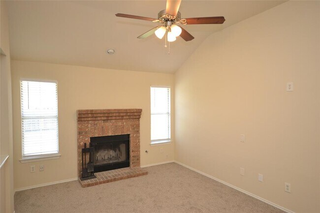 Foto del edificio - 718 Meadow View Dr