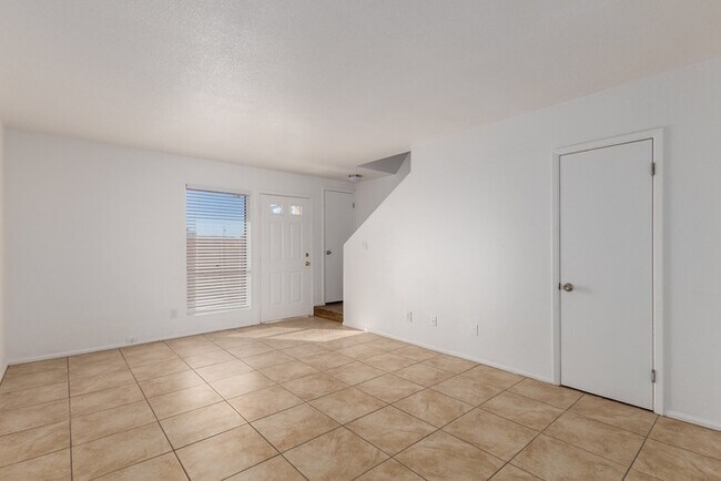Foto del edificio - 2 Bedroom townhouse