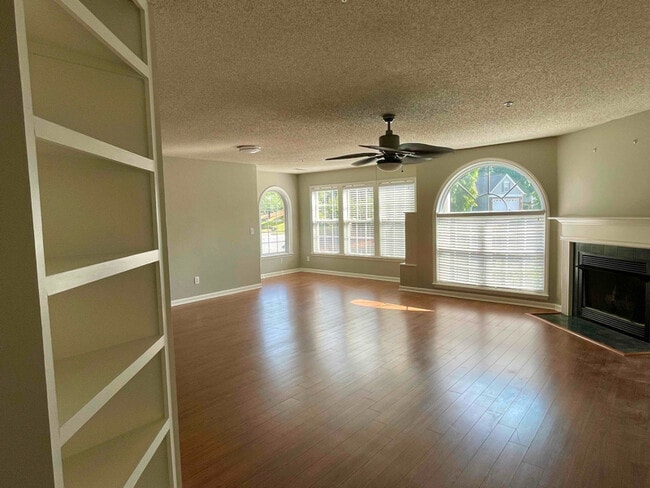 Foto del edificio - 621 Mill Pond Ct