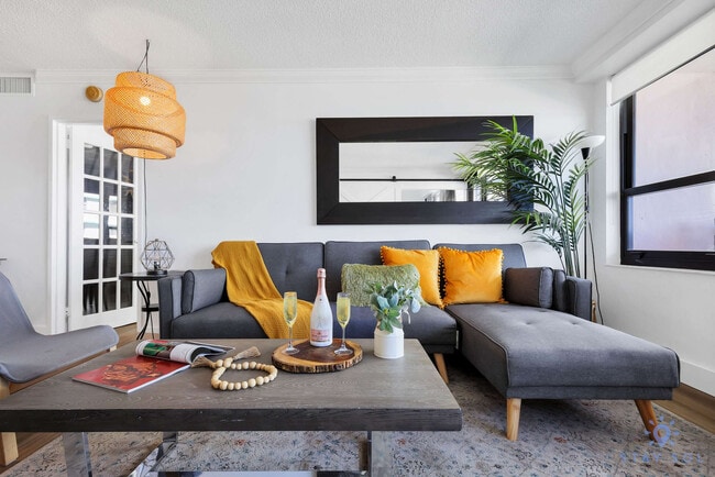 Building Photo - 5225 Collins Ave