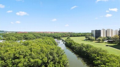 Building Photo - 900 Cove Cay Dr