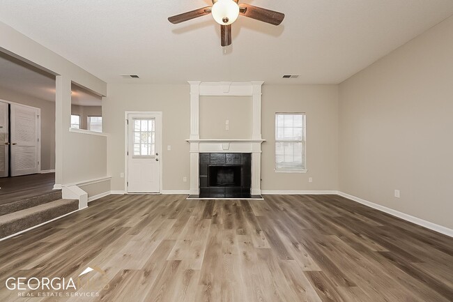 Building Photo - 2428 Rambling Way